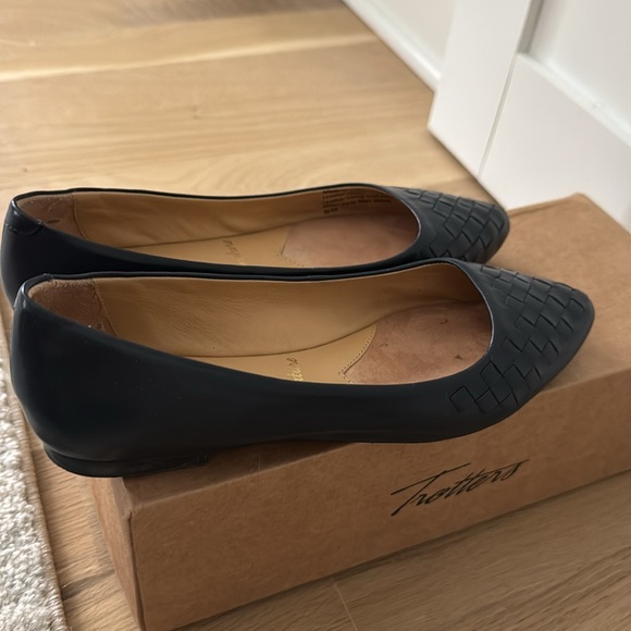 VGUC Trotters Dark Navy Estee Woven 7M - Picture 5 of 13